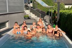 Abschlussgrillen und Poolparty