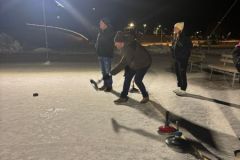 Nachtschifahren und Eisstockschießen